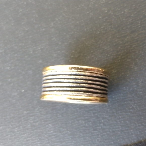 Vintage Guess ring - Picture 5 of 6